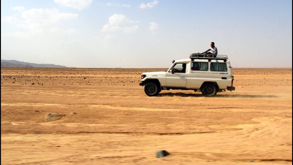 رحلات سفاري بالدراجات الرباعية وقرية بدوية ووجبة شواء