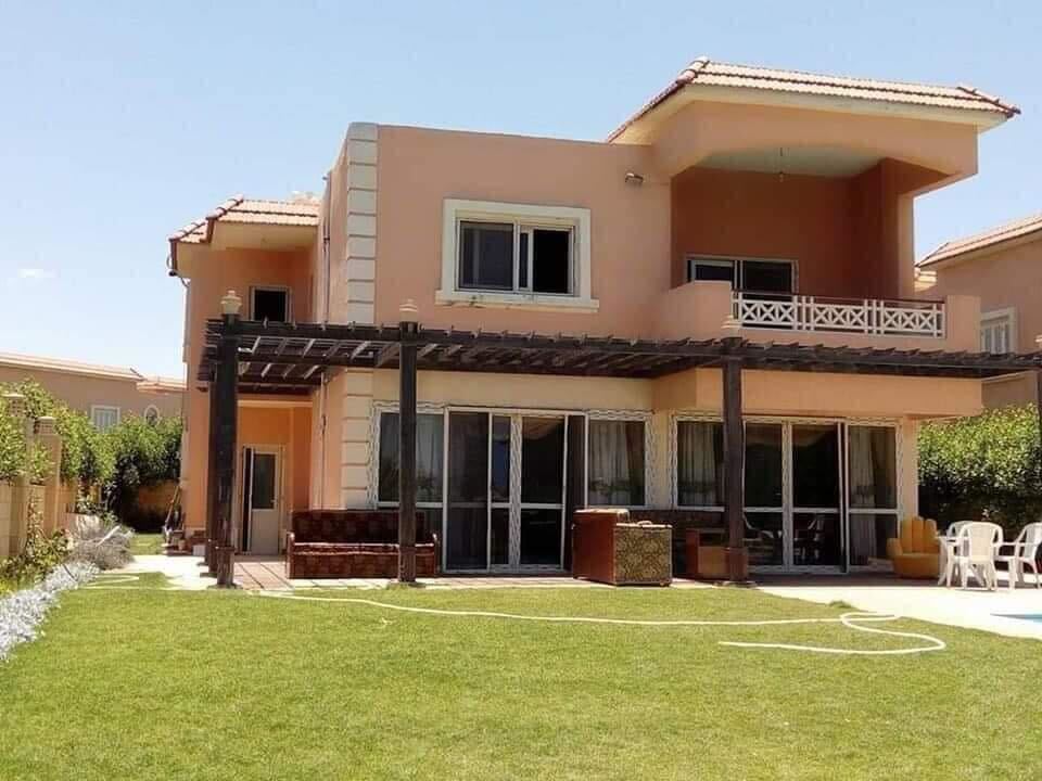 استمتع بايجار فيلا في مارينا جاردنز 
