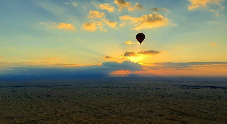 Dubai: Sunrise Hot Air Balloon Rides up to 60 Minutes 