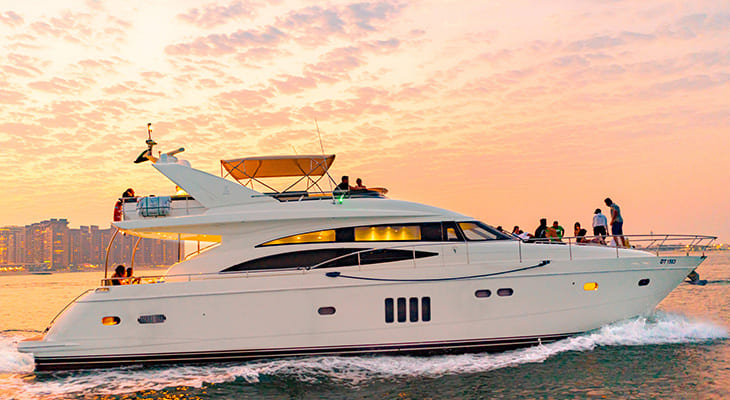 3-Hours Yacht Trip in Burj Coastline with Meal, Refreshments & Fruits with a Tour Guide 