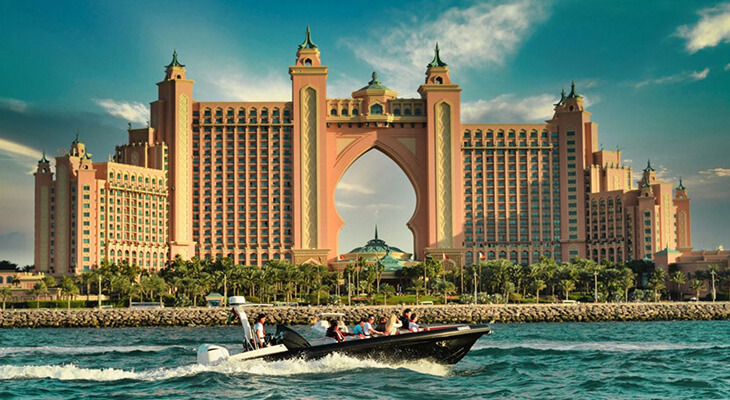 One-Hour Black Boat Tour in Dubai