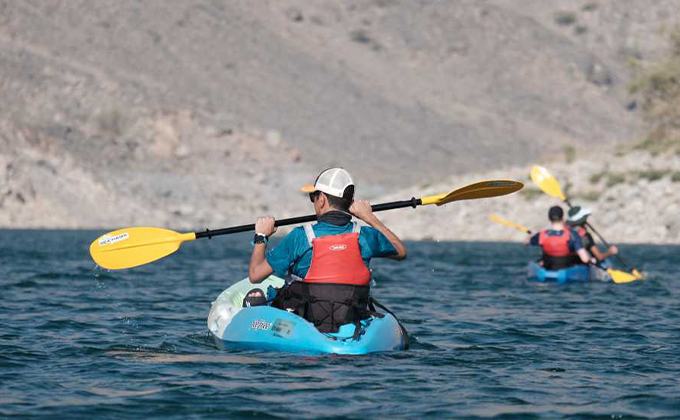 Oman: Kayak & Stand-Up Paddle Board Experience in Wadi Dayqah