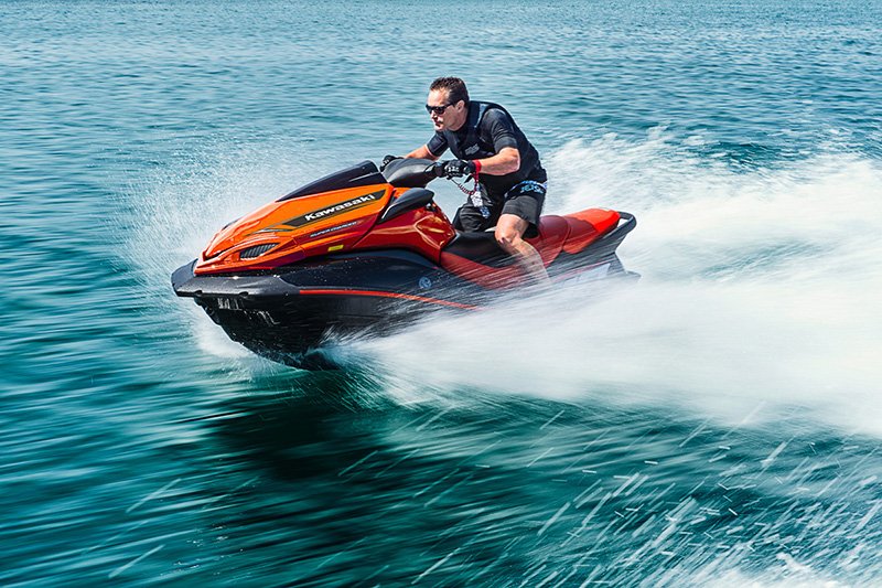 Enjoy Riding the Jet ski in Bahrain for 15 or 30 minutes