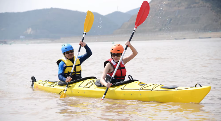 Al Namas: One Hour Kayak Rental Experience 