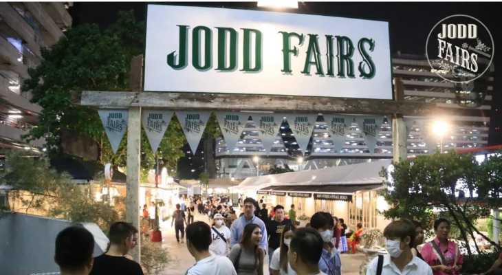 Tour at Jodd Fair Night Market Bangkok with 12% off for 1 Hour and a Half