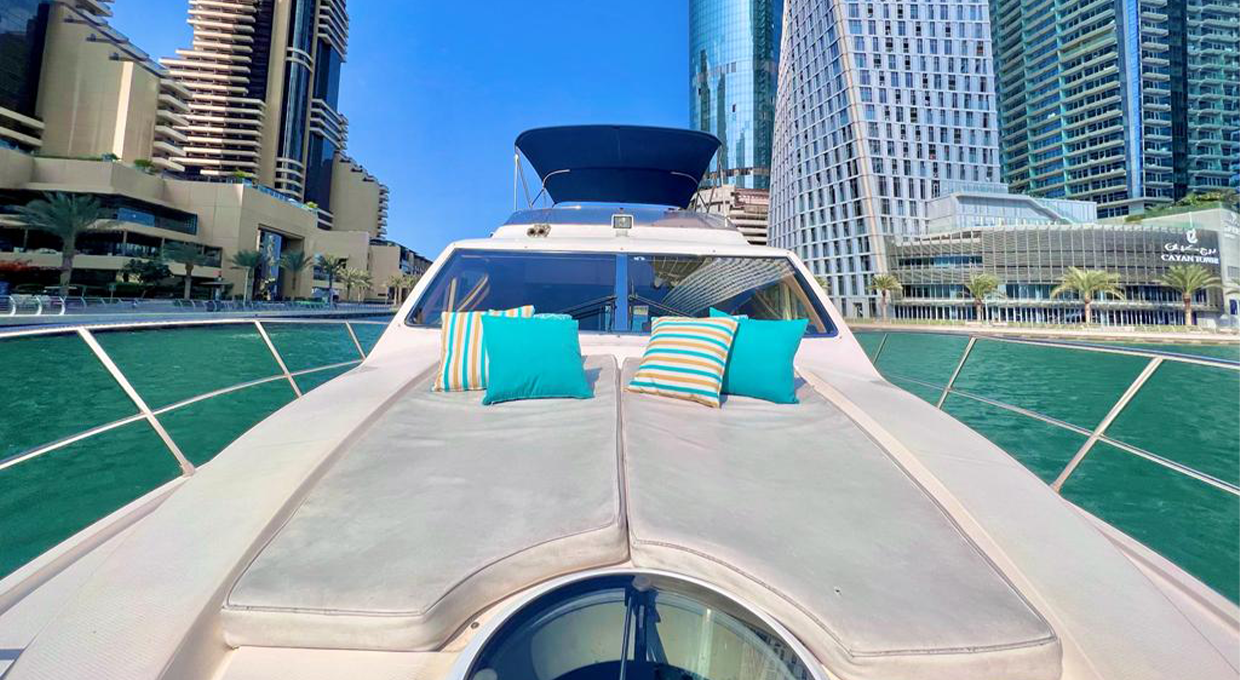 Vip Cruise on a Majesty 44 Yacht for 2 hours in Dubai