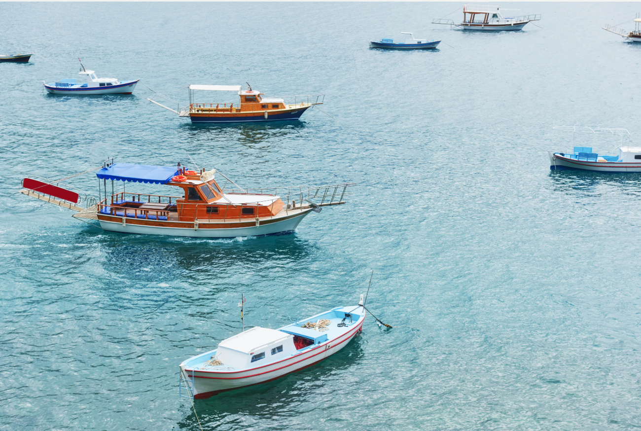 Private Leisure Cruise Trip around Bahrain Landmarks for Up to 10 Guests