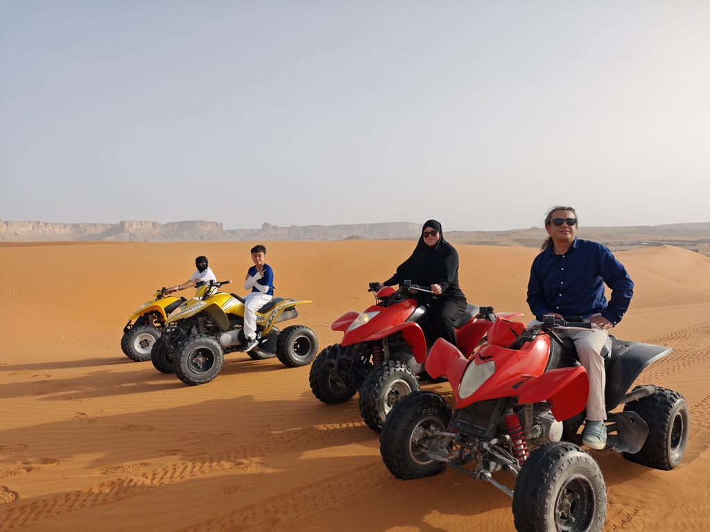 Quad Bike Tour + Camel Ride and Dinner in Al-Muzahimiyah