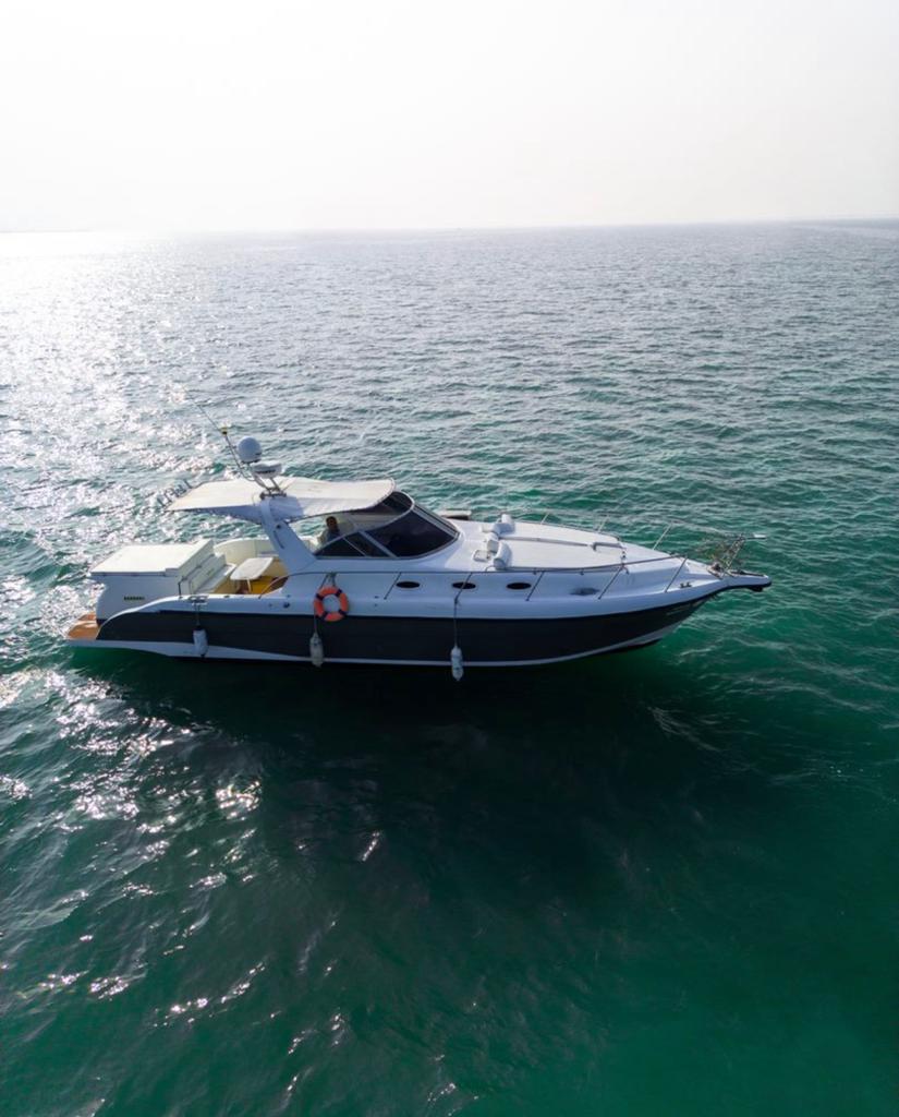Cruise on Mykonos Yacht to Kuwait Bay, Failaka, or Kubbar Island for 2 Hours